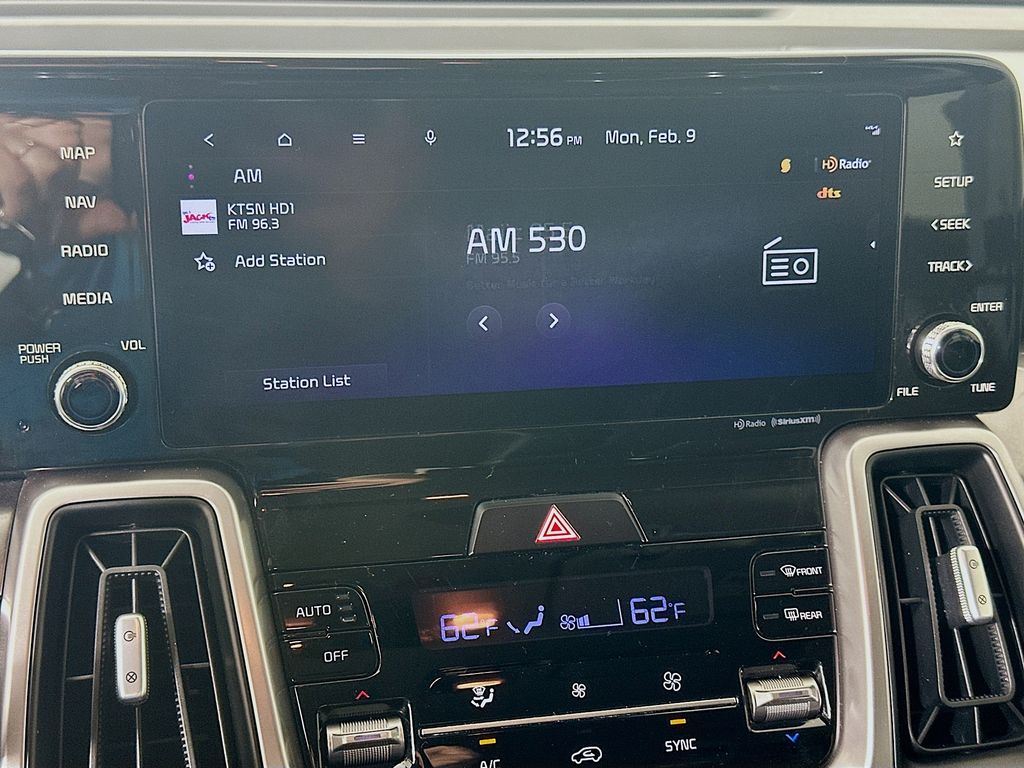 Thumbnail: 2023 Kia Sorento - 15