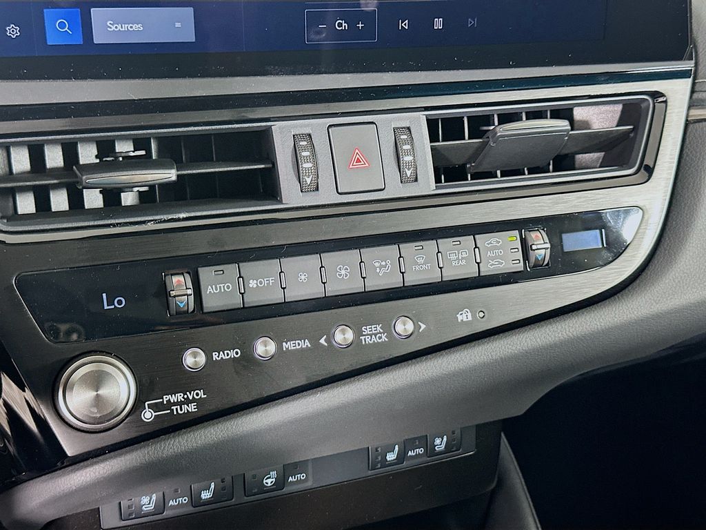 2025 Lexus ES Hybrid 300h 14