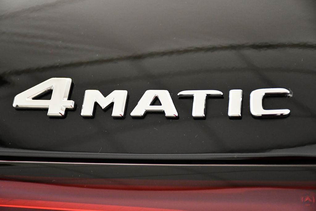 2025 Mercedes-Benz GLC 300 10