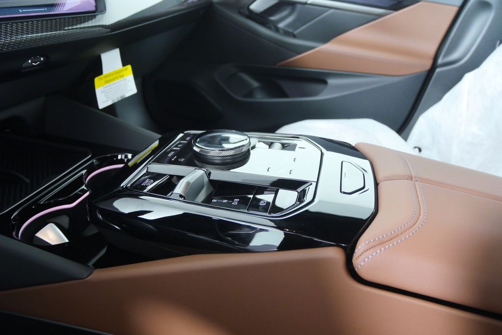 Thumbnail: 2026 BMW i5 - 20