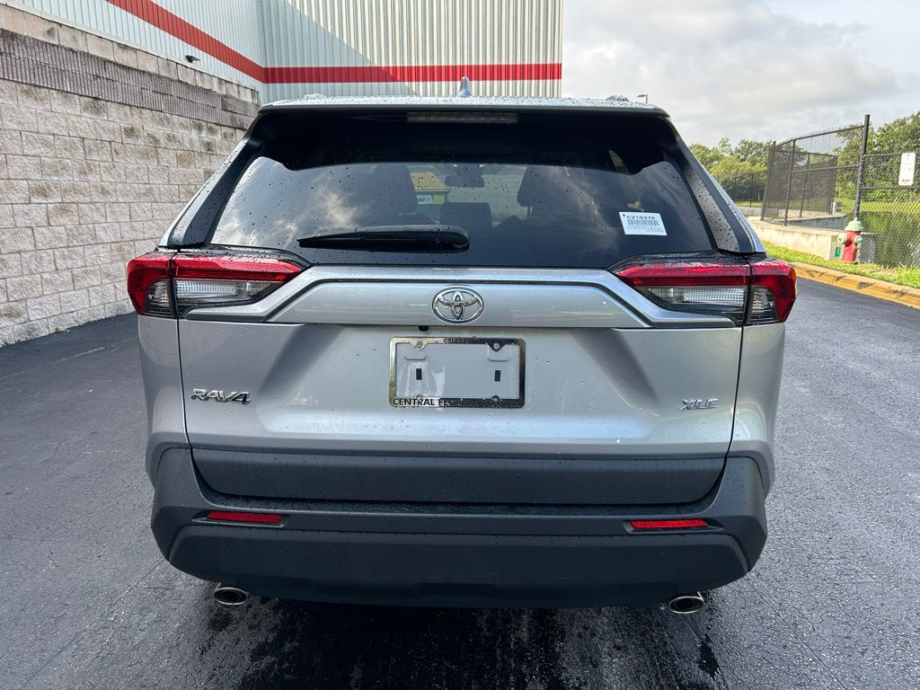 Thumbnail: 2022 Toyota RAV4 - 4