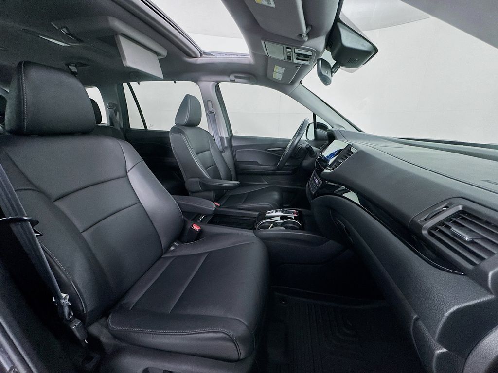 Used Car 2022 Honda Pilot  Touring For Sale Under $35,000 In Austin, Texas