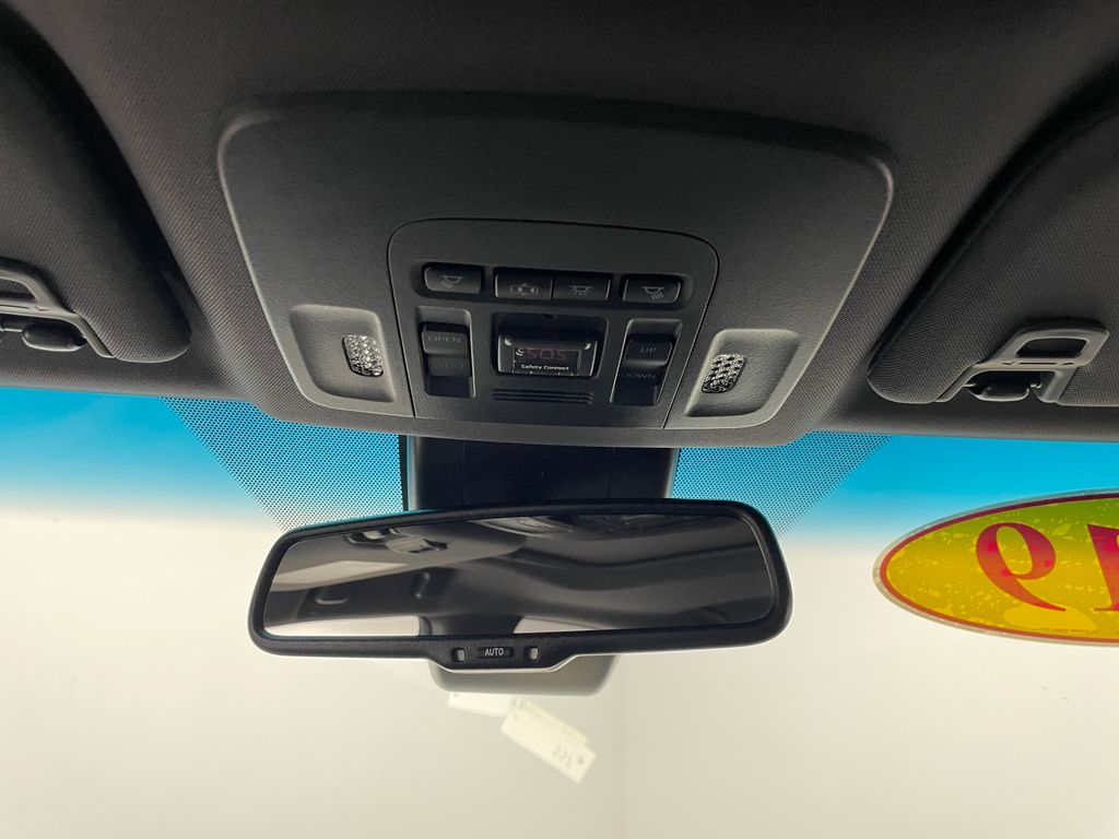 Thumbnail: 2019 Toyota Avalon - 32