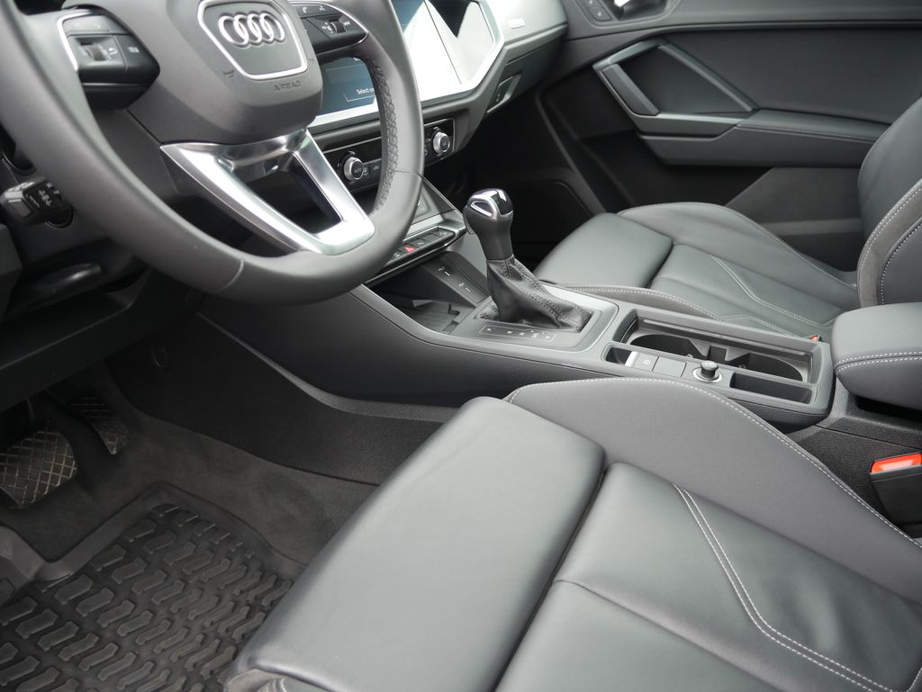 Thumbnail: 2022 Audi Q3 - 20