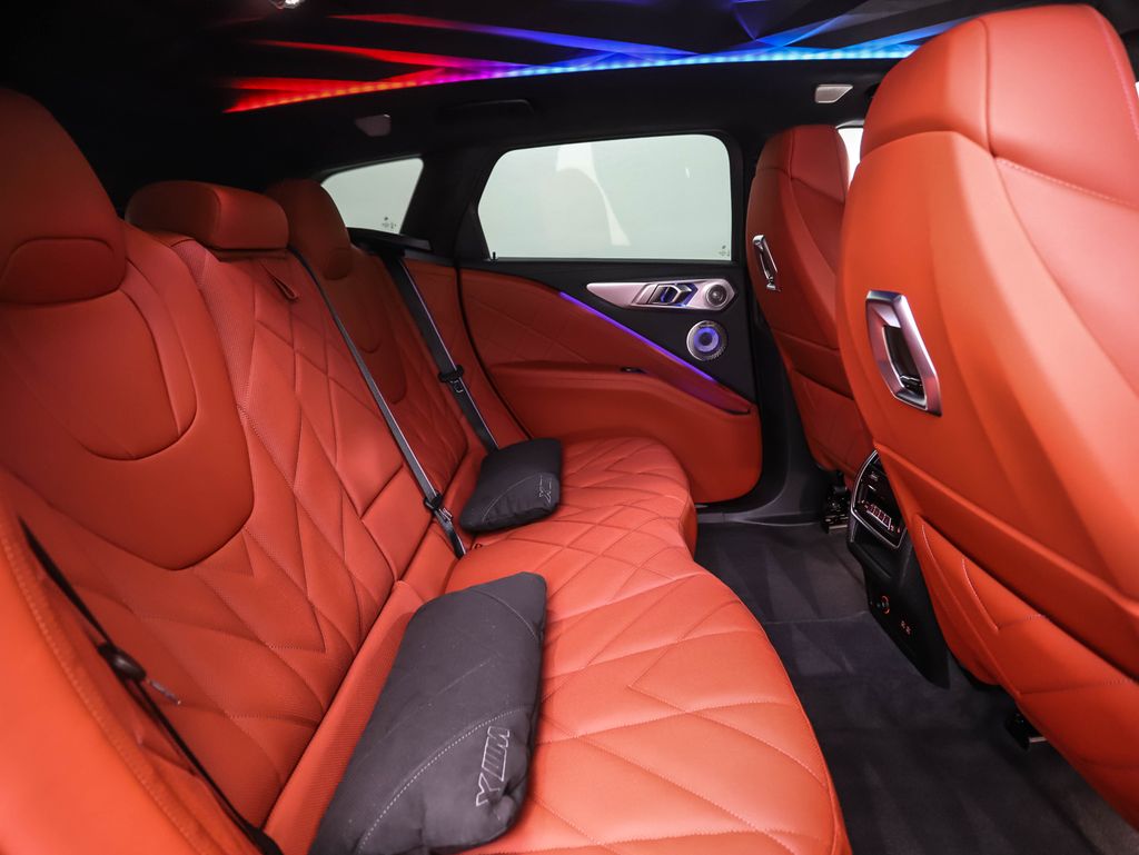 Thumbnail: 2026 BMW XM - 27