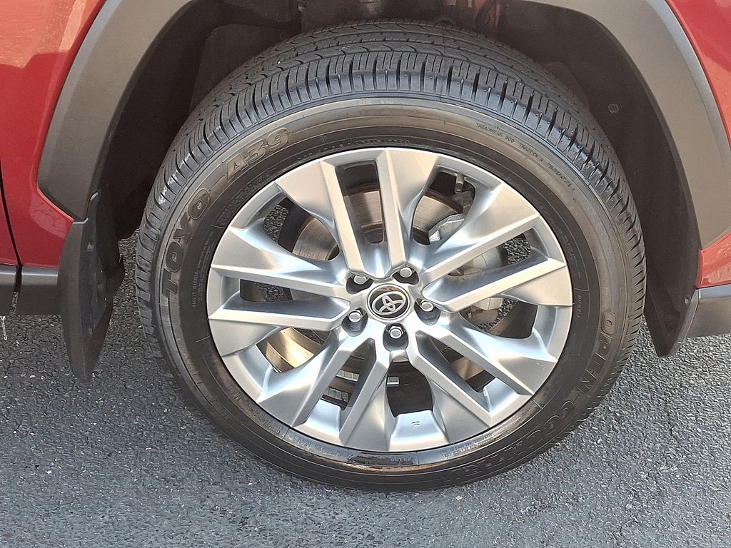 Thumbnail: 2023 Toyota RAV4 - 8