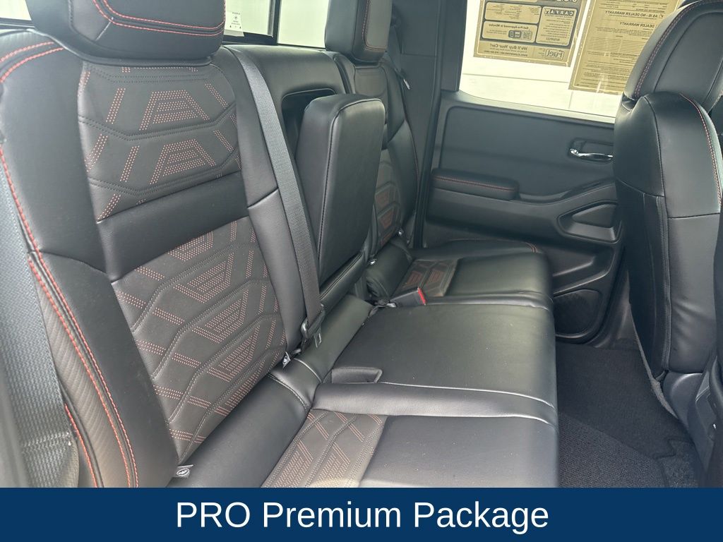 2025 Nissan Frontier Crew Cab PRO-4X 4x4