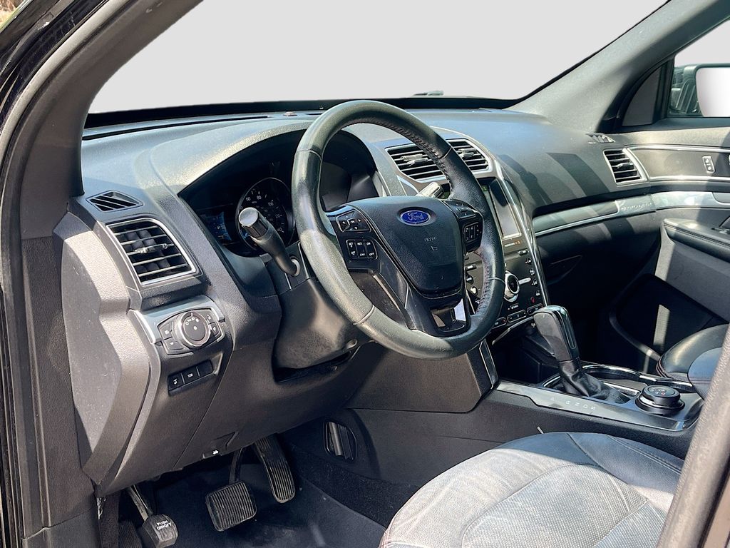 2019 Ford Explorer Sport Black at Autostrade