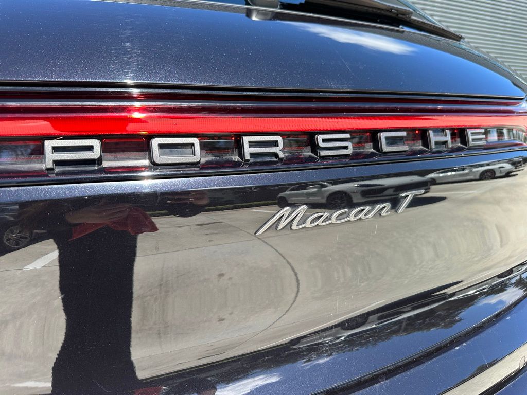 Thumbnail: 2023 Porsche Macan - 14