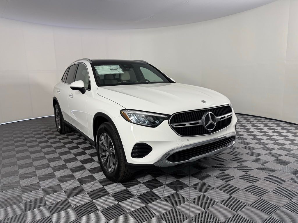 2026 Mercedes-Benz GLC GLC 300 4MATIC's photo