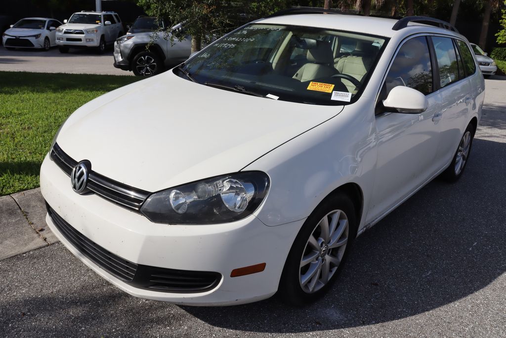 2013 Volkswagen Jetta Sportwagen SE 2