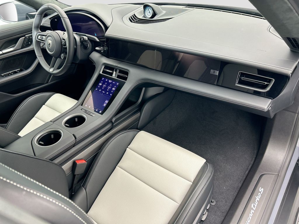 Thumbnail: 2026 Porsche Taycan - 20