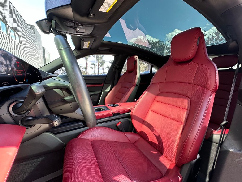 Thumbnail: 2022 Porsche Taycan - 5