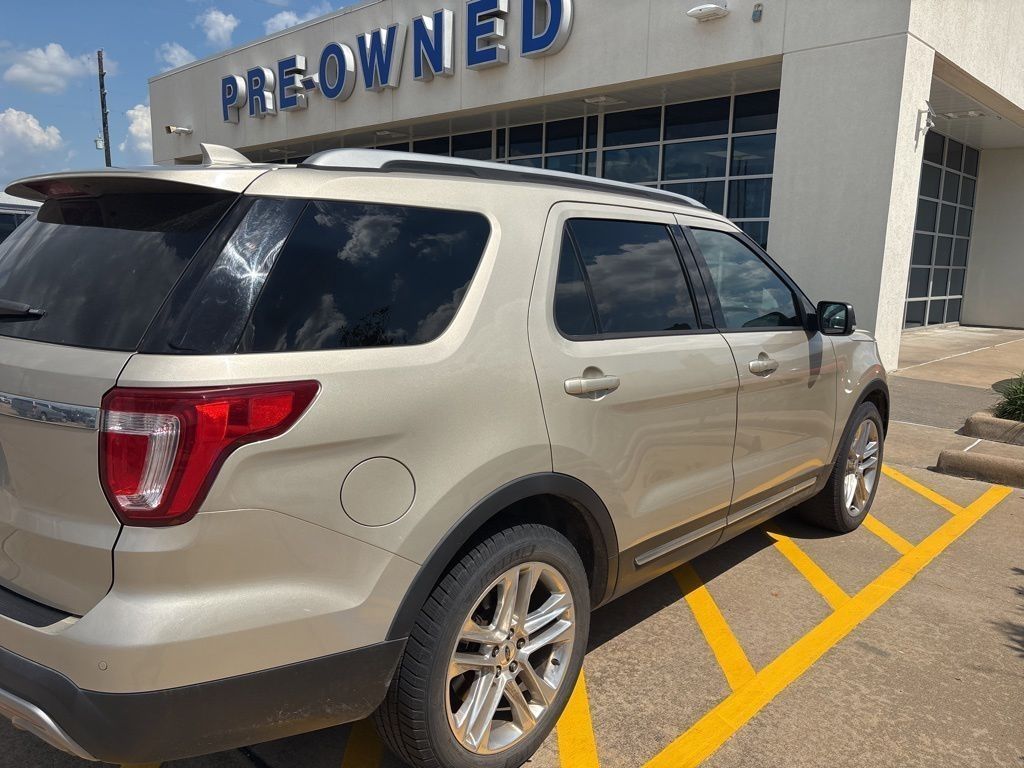 2017 Ford Explorer XLT Gold at Autostrade