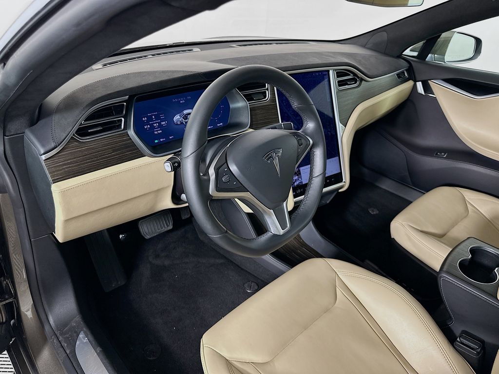 2015 Tesla Model S  9