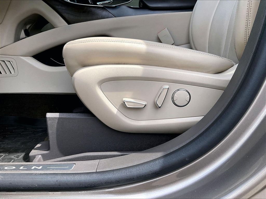 2019 Lincoln Nautilus — photo 27