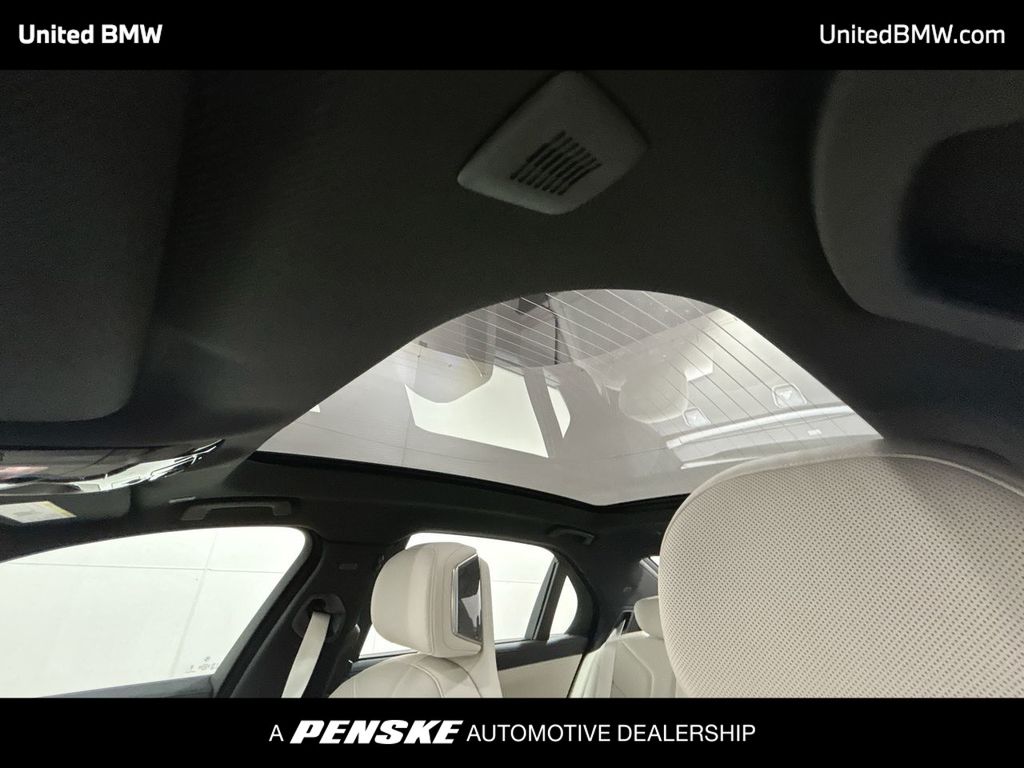 Thumbnail: 2025 BMW 7 Series - 20