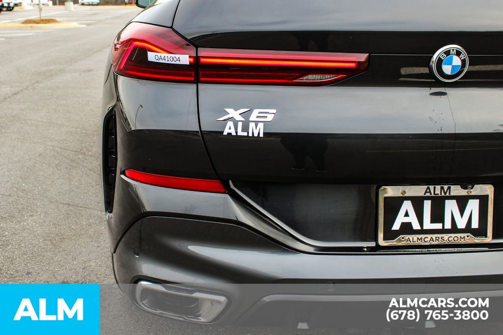Used 2022 Black BMW xDrive40i image 13