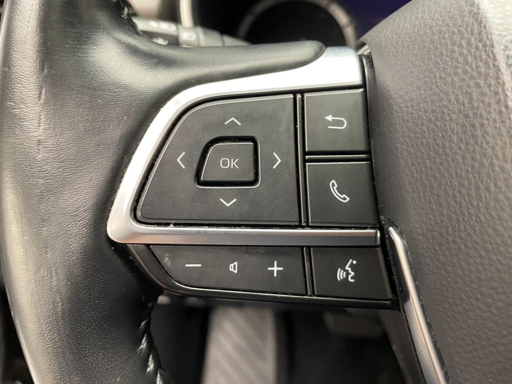 Thumbnail: 2021 Toyota Highlander - 22