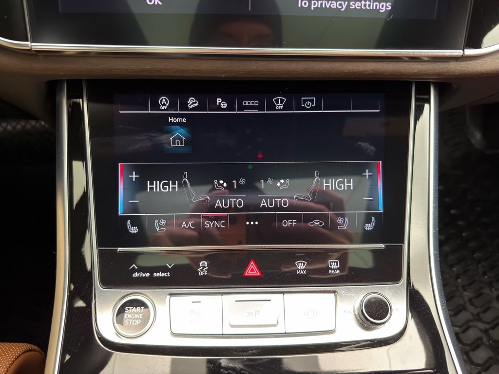 Thumbnail: 2025 Audi Q8 - 17