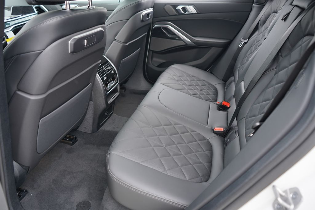 Thumbnail: 2026 BMW X6 - 19