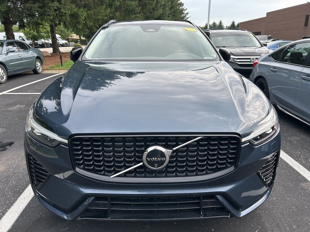 2024 Volvo XC60 B5 Plus 5