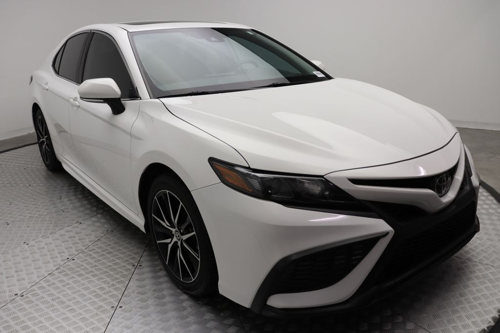 2024 Toyota Camry SE 6