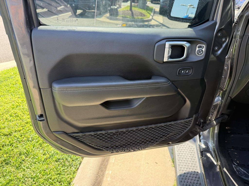 Used 2022 Gray Jeep Unlimited Sahara image 33