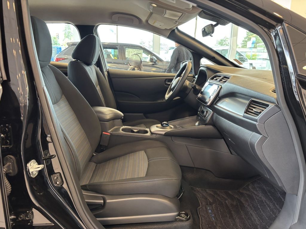 2024 Nissan Leaf S