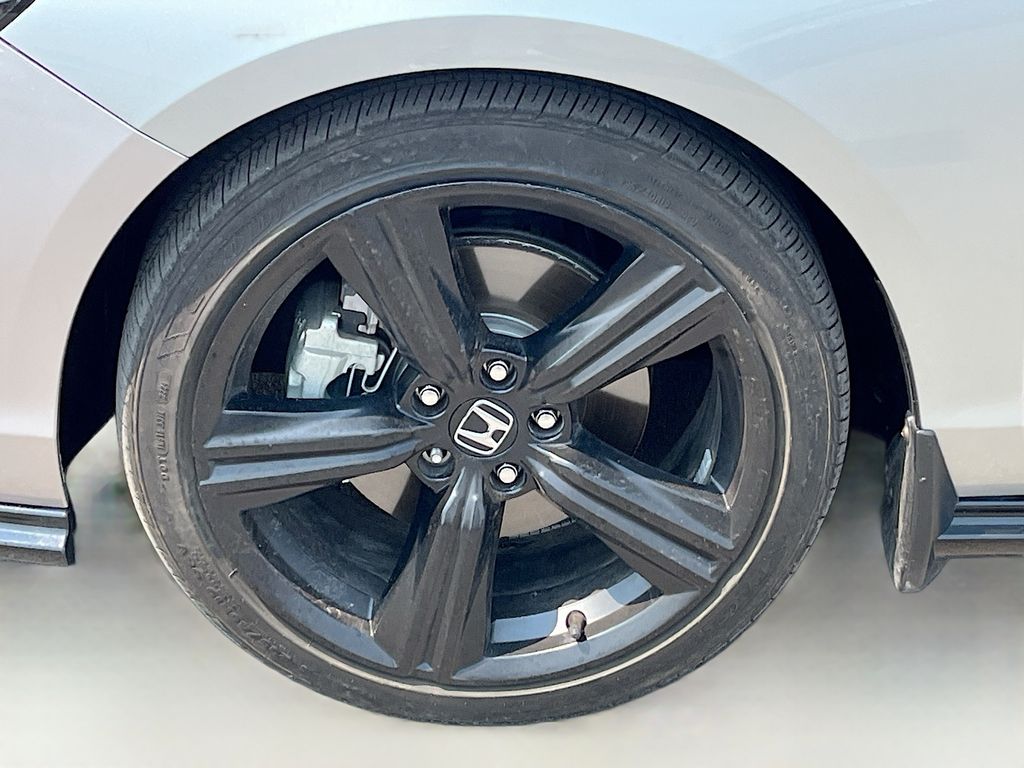 Used 2024 Silver Honda Sport-L image 29