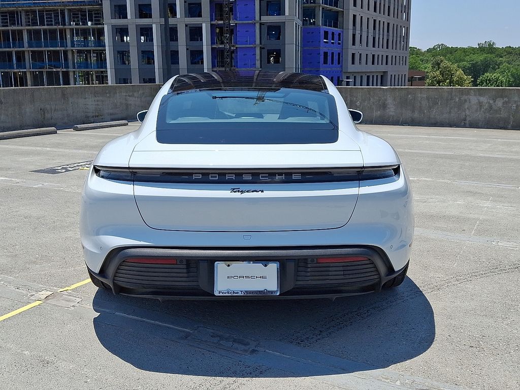 2021 Porsche Taycan  11