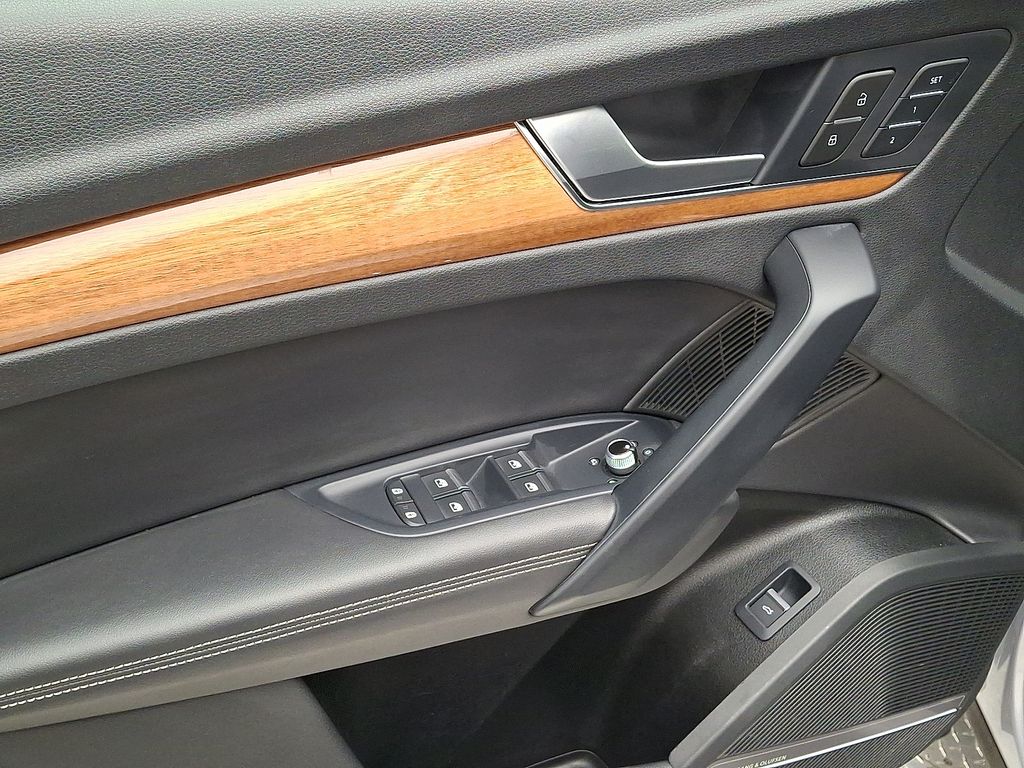 Thumbnail: 2023 Audi Q5 - 12