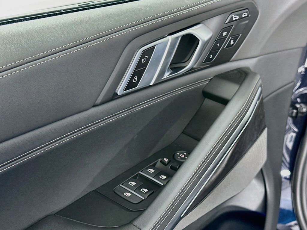 Thumbnail: 2027 BMW X6 - 20
