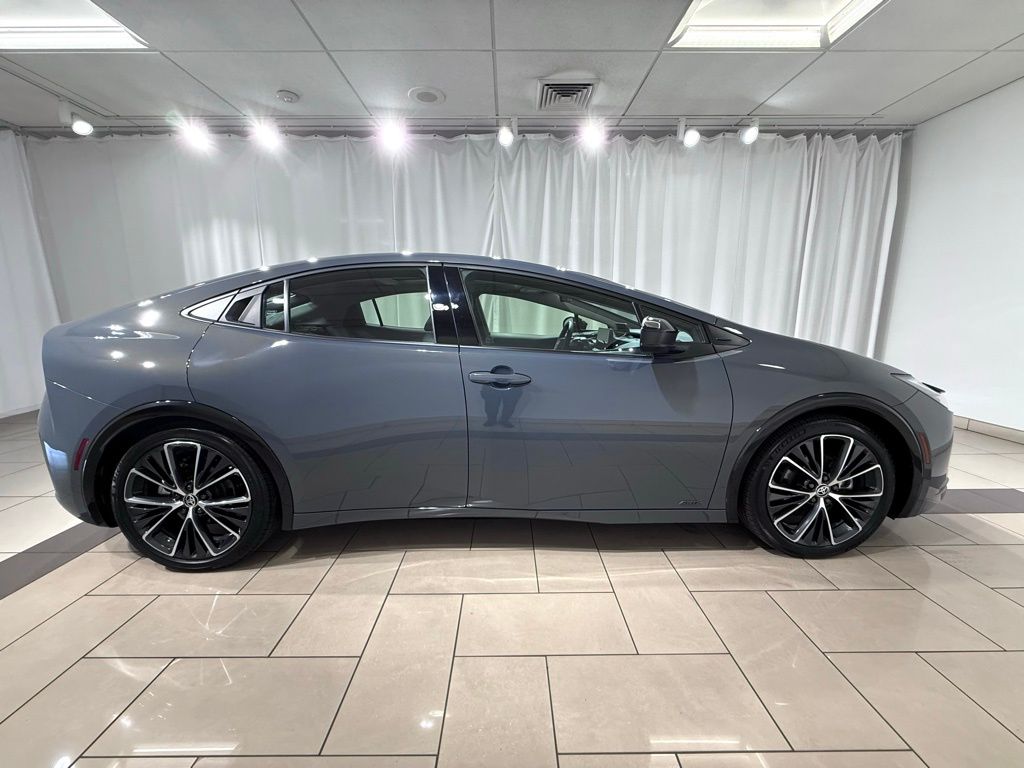 Thumbnail: 2024 Toyota Prius - 6