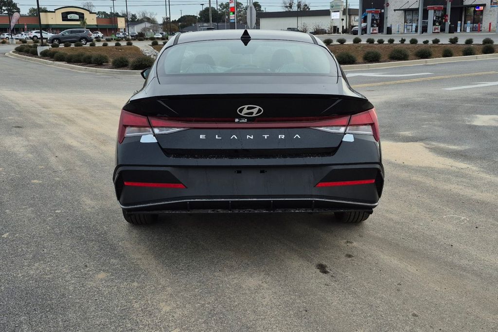 New 2026 Black Hyundai SEL Sport Plus image 6