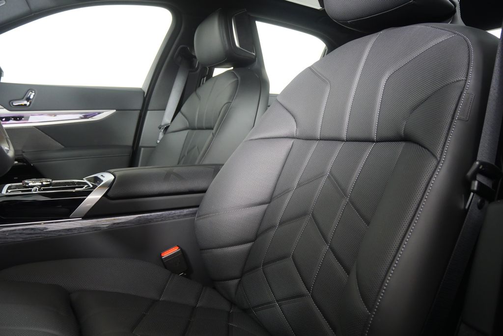 Thumbnail: 2026 BMW i7 - 11