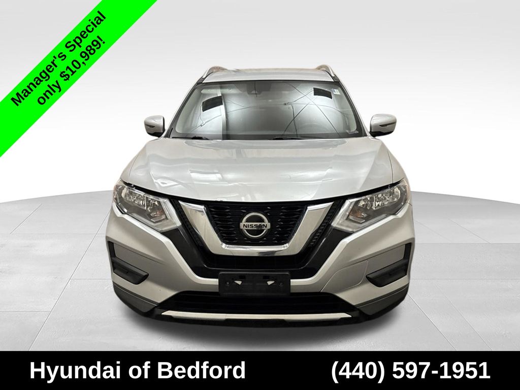 2019 Nissan Rogue SV - Image 2