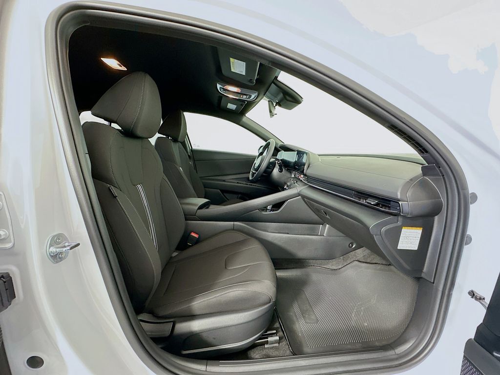Thumbnail: 2025 Hyundai Elantra - 27