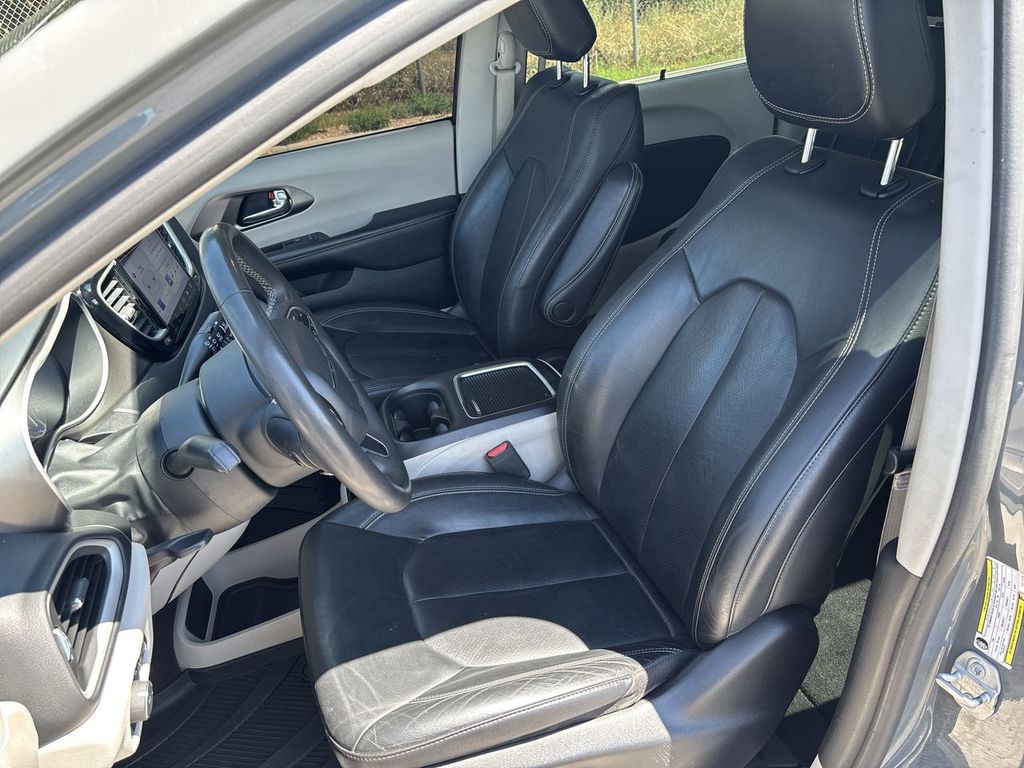 Used 2022 Chrysler Pacifica Van