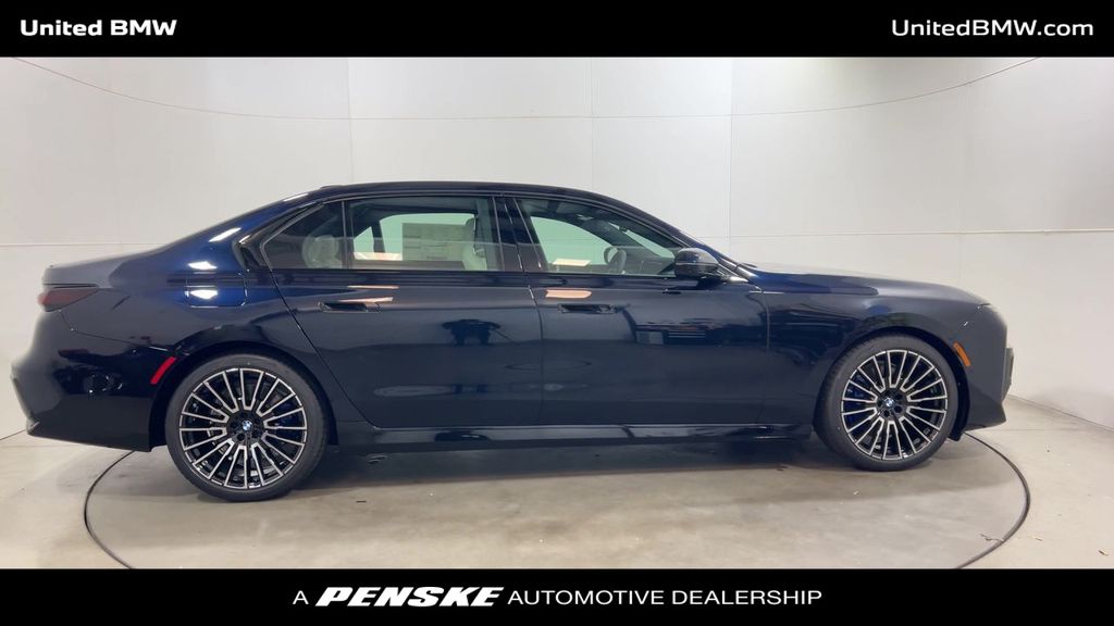 Thumbnail: 2025 BMW 7 Series - 9
