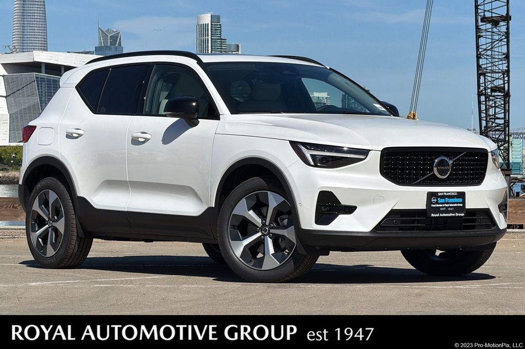 2026 Volvo XC40 B5 Plus AWD