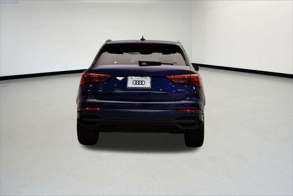 Thumbnail: 2025 Audi Q3 - 4