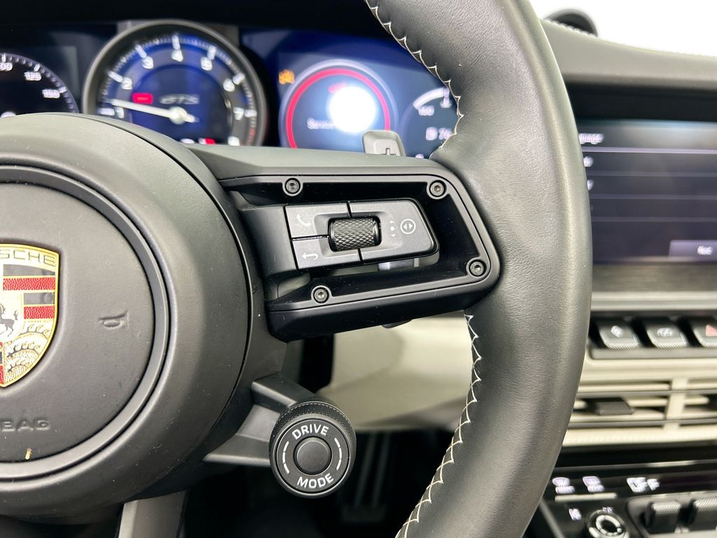 Thumbnail: 2023 Porsche 911 - 15