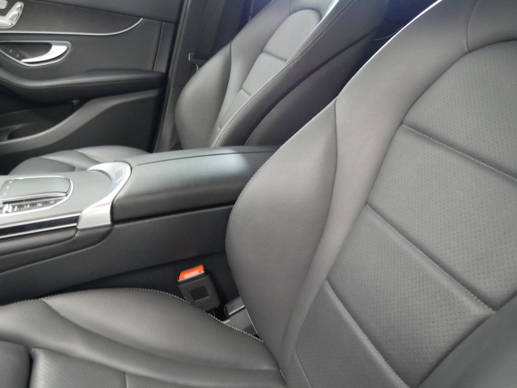 Thumbnail: 2022 Mercedes-Benz GLC - 19