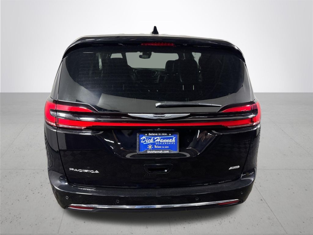 2025 Chrysler Pacifica Select