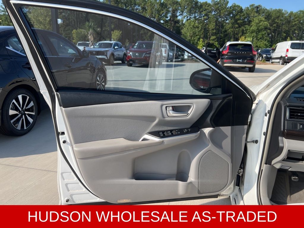 2015 White Toyota Camry LE FWD Sedan