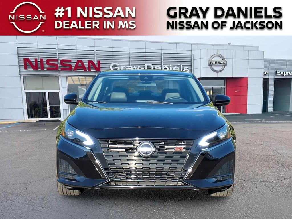 Used 2025 Nissan Altima Sedan