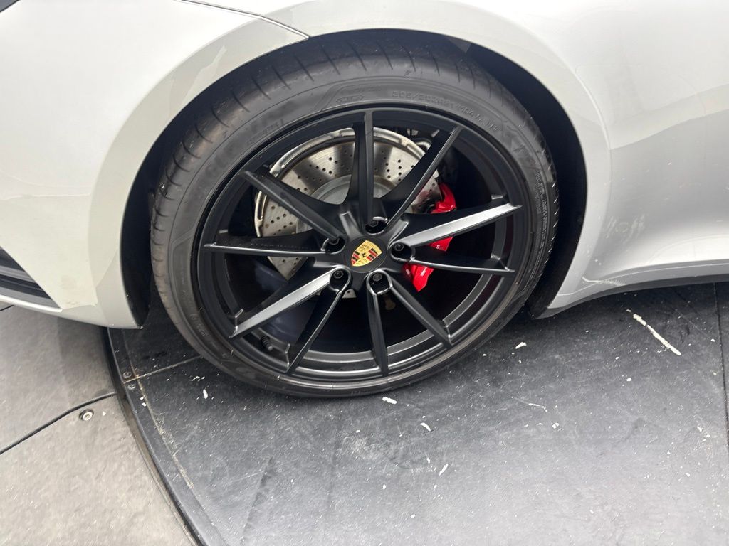 Thumbnail: 2024 Porsche 911 - 16