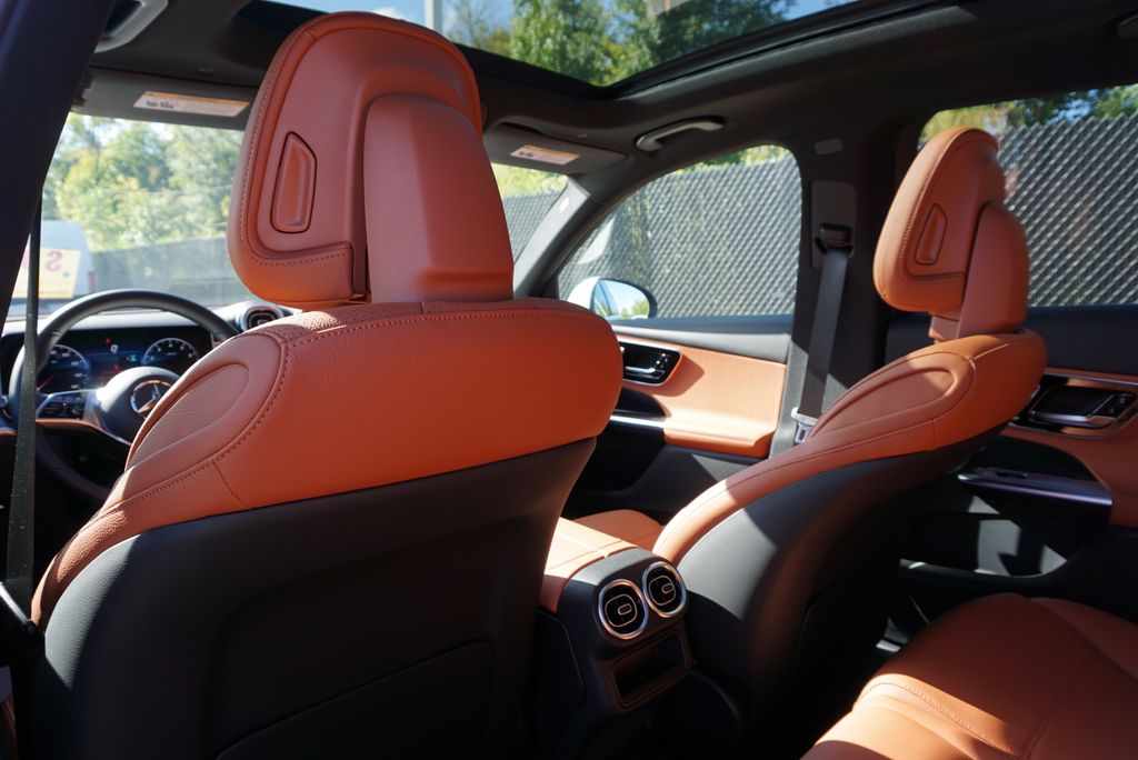 Thumbnail: 2026 Mercedes-Benz GLC - 15