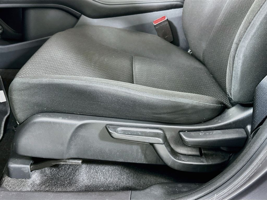 Thumbnail: 2016 Honda HR-V - 18